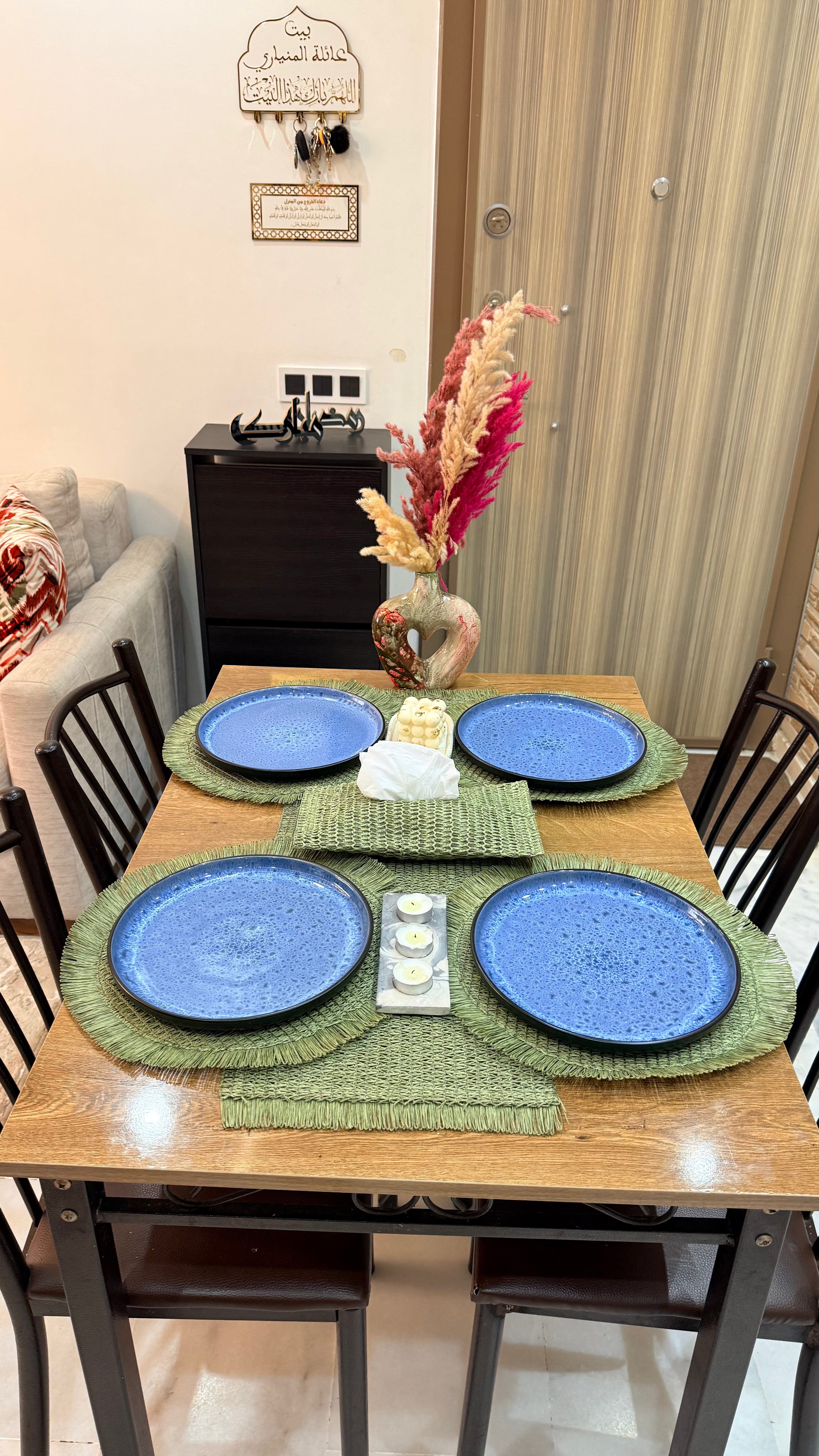 Set de table en raphia naturel – 6 pièces avec chemin de table et porte-serviettes