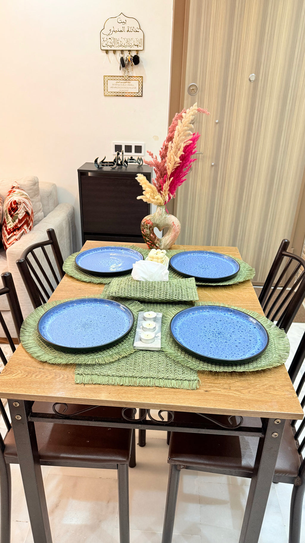 Set de table en raphia naturel – 6 pièces avec chemin de table et porte-serviettes